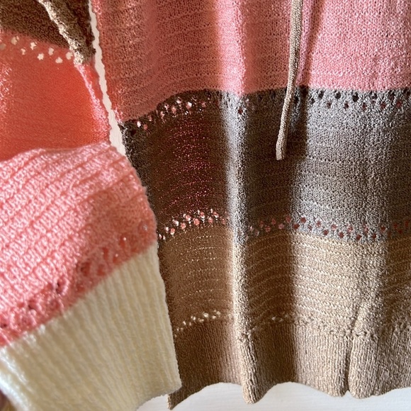 NWOT women’s sweater hoodie size small - Picture 3 of 5